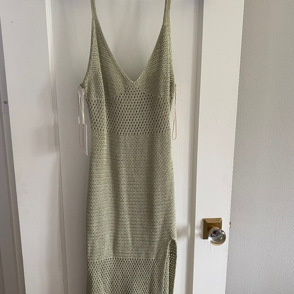 Aritzia Dresses & Skirts - Aritzia Wilfred Crochet MIDI Dress